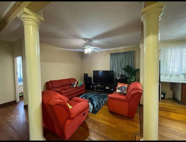 2 BEDROOM APARTMENT FOR SALE IN WINDERMERE